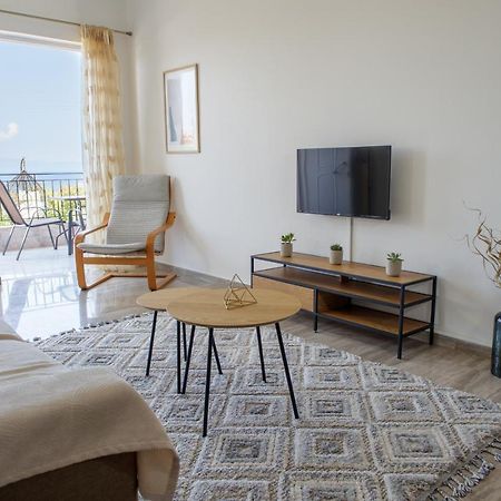 Almyros Aktis Seaview Apartment Каламата Экстерьер фото
